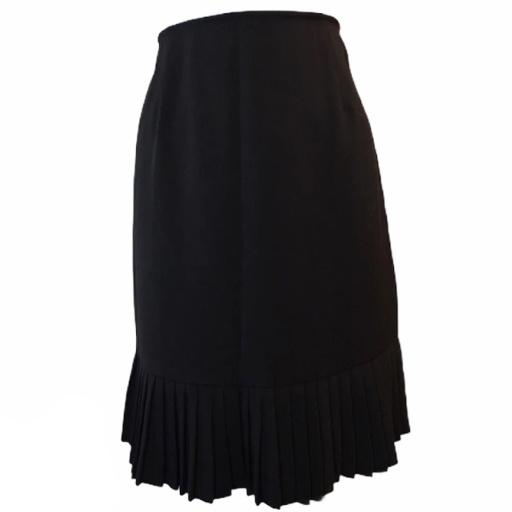 BRIGGS New York black pencil skirt